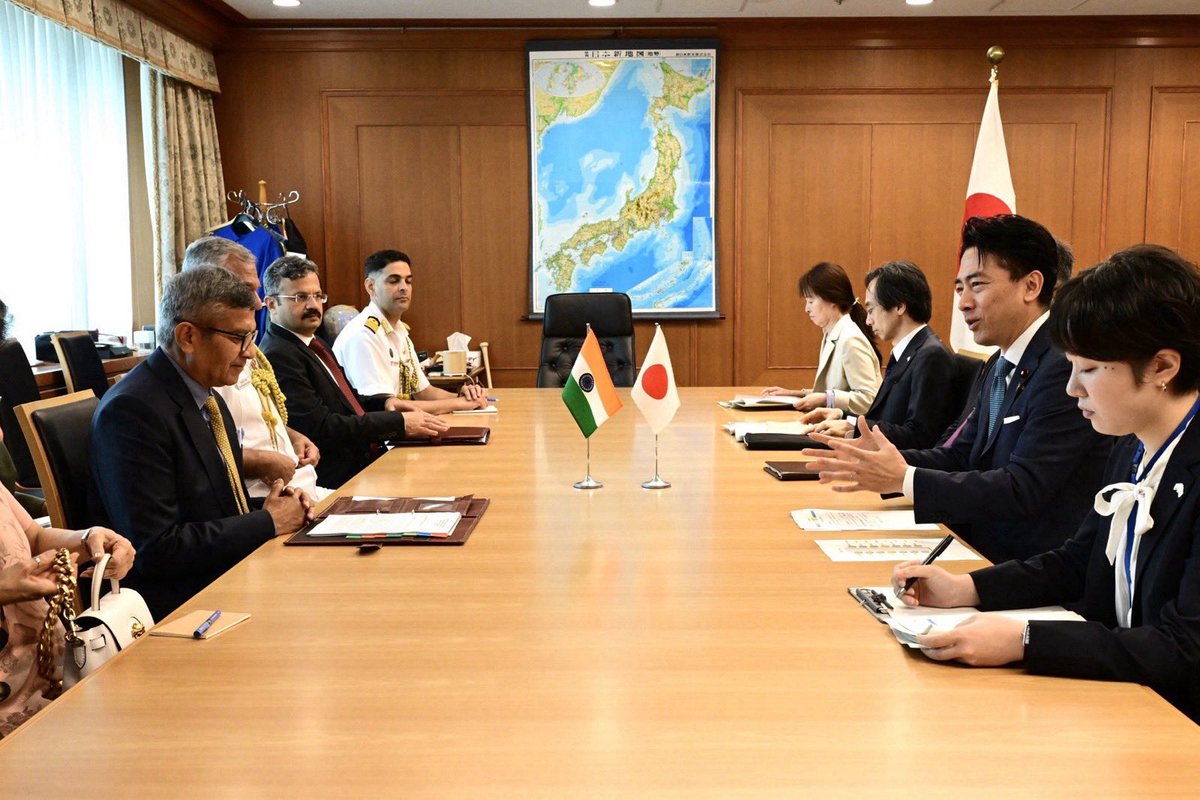 shinjirokoiz's tweet photo. インドのシン���防次官の初来日。先日の高市総理のインド訪問のフォローアップも含め、地域情勢、防衛産業協力など幅広く建設的な意見交換ができました。日印関係を更なる高みに引き上げるべく全力を尽くしてまいります。 https://t.co/KJ0zPb0cqg