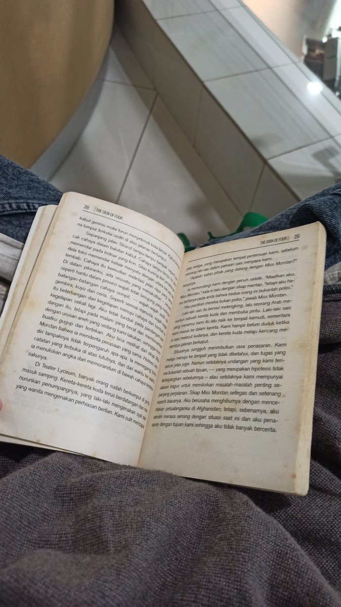 tobioue's tweet photo. yippi >___< 📚 cedikit ngwntuk krn ak semalem tida tidur X____x 🌀🌀 https://t.co/2BFhvQlIAM