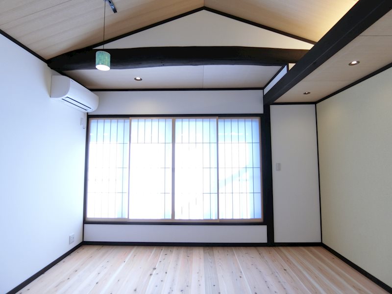 flatagency's tweet photo. 【#京都のお部屋探し】
便利な下京区エリアの築浅1LDK🏠✨
地下鉄烏丸線五条駅から徒歩4分。
京都駅も徒歩圏内です！

2024年完成の築浅物件で設備充実。
全室角部屋でゆとりを感じられる設計です。

詳細↓
https://t.co/hSmfQSew2D
#京都賃貸 #京都移住 https://t.co/9GdKVV8a3r