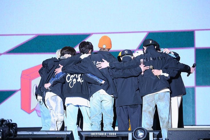 hime1004_'s tweet photo. "SEVENTEEN does not promise “eternity” lightly. Rather, the artists show their dedication to it every day through their passion and hard work."

SEVENTEEN WILL CHALLENGE ETERNITY💎🩷🩵 https://t.co/01kQxhkqPD