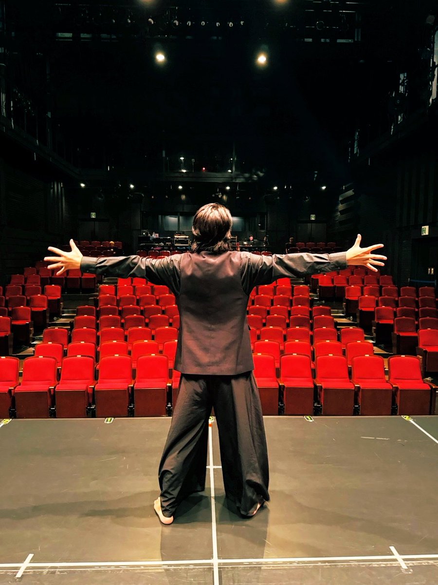 0401_yura's tweet photo. #DAZZLE花ト囮露2026

昨日無事千秋楽を終えることが出来ました。
ここまでご来場下さった皆様ありがとうございました。

ステージからみえるあの景色は何度どの場所でみても1度しかないし心に響く素敵な光景で、ありがとうの気持ちでいっぱいになりました。

本当にありがとうございました
#DAZZLE https://t.co/1O6ZNGtyFg