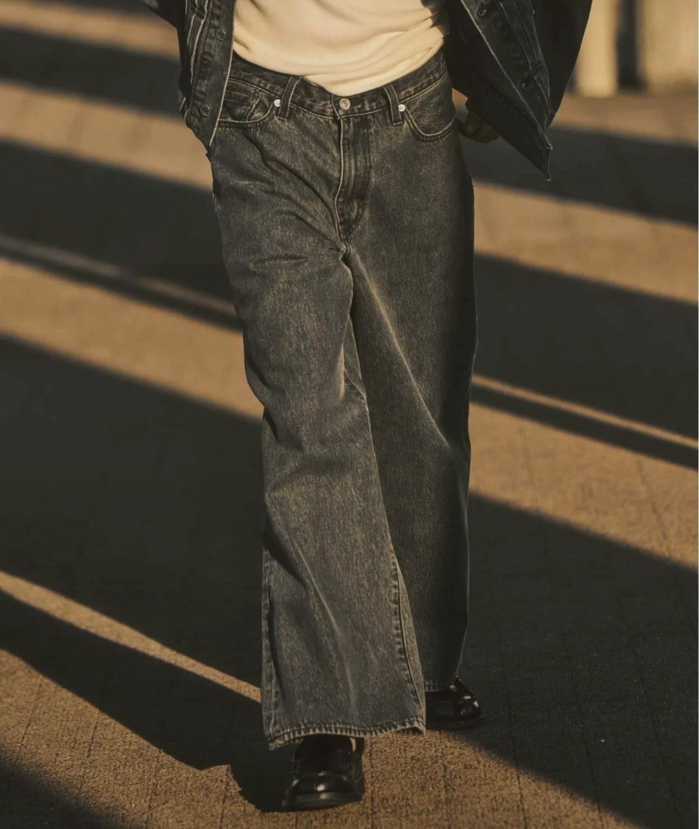 y_knman's tweet photo. Levi'sバギーデニムよだれ出るほどかっこいい...
これに革靴合わせとけばオールオッケーでしょ https://t.co/f3GtjU5jAG