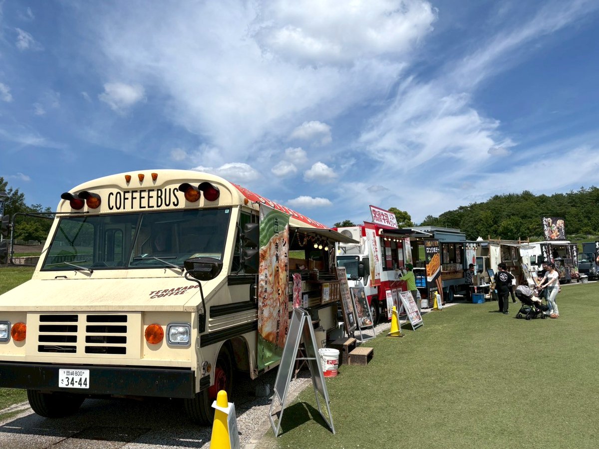 MercartJapan's tweet photo. 【グラ-1 #キッチンカーグランプリ 結果発表】
皆さまの投票によりグランプリ決定！
🥇第1位　#諭吉のからあげ
🥈第2位　#暴れん坊チキン
🥉第3位　#篠﨑商店shinocafe
暑い中ご来場いただいた皆さま、ご出店いただいた #キッチンカー の皆さま、本当にありがとうございました！

#名古屋グランパス https://t.co/403DpES5Dl
