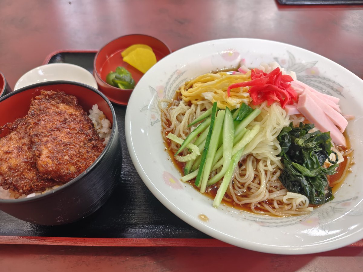 Merienda0326's tweet photo. 出店早々と終了し爆速で向かいました💨

やっと食べれました冷やし中華✨
冷やしすぎた硬い麺は苦手なので極細麺の冷やしがちょうどいい😭もう気分は梅雨明けです🌞

ごちそうさまでした😋 https://t.co/hbGuqHhVJq