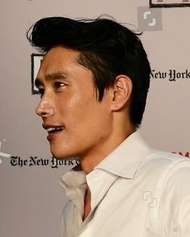 saintmaekar's tweet photo. a side profile people would kill for https://t.co/ftTHAW7QtL