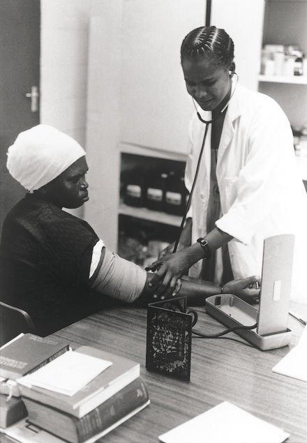HistorySAZAR's tweet photo. Dr Mamphela Ramphele attends to a patient in Lenyenye near the town of Tzaneen, where she was banished until 1984. Credit: Alf Kumalo/Through My Lens https://t.co/CvTaXtddLA