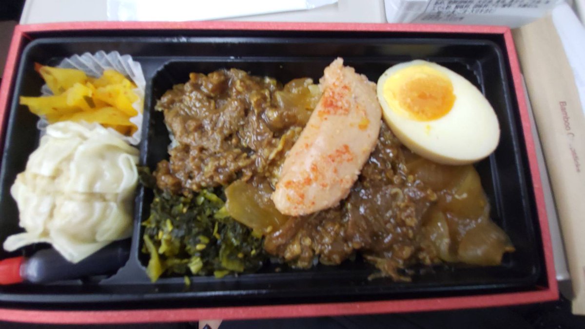 man5o0o's tweet photo. 東京駅で駅弁♪ https://t.co/L3SlXRzRUd