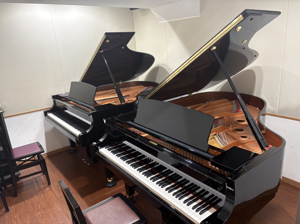 musicstudio_f's tweet photo. フォルテ池袋店に、2スタジオ目の2台グランドピアノスタジオが誕生✨

【GWS】スタジオ、7帖のYAMAHA C3Xが2台のスタジオです。

18帖の2台グランドピアノ【GW】スタジオは向かい合わせも可能

池袋でピアノスタジオお探しの際には是非フォルテをお願いします！

☎️03-3982-5851（池袋店） https://t.co/YOEhLp9HyG