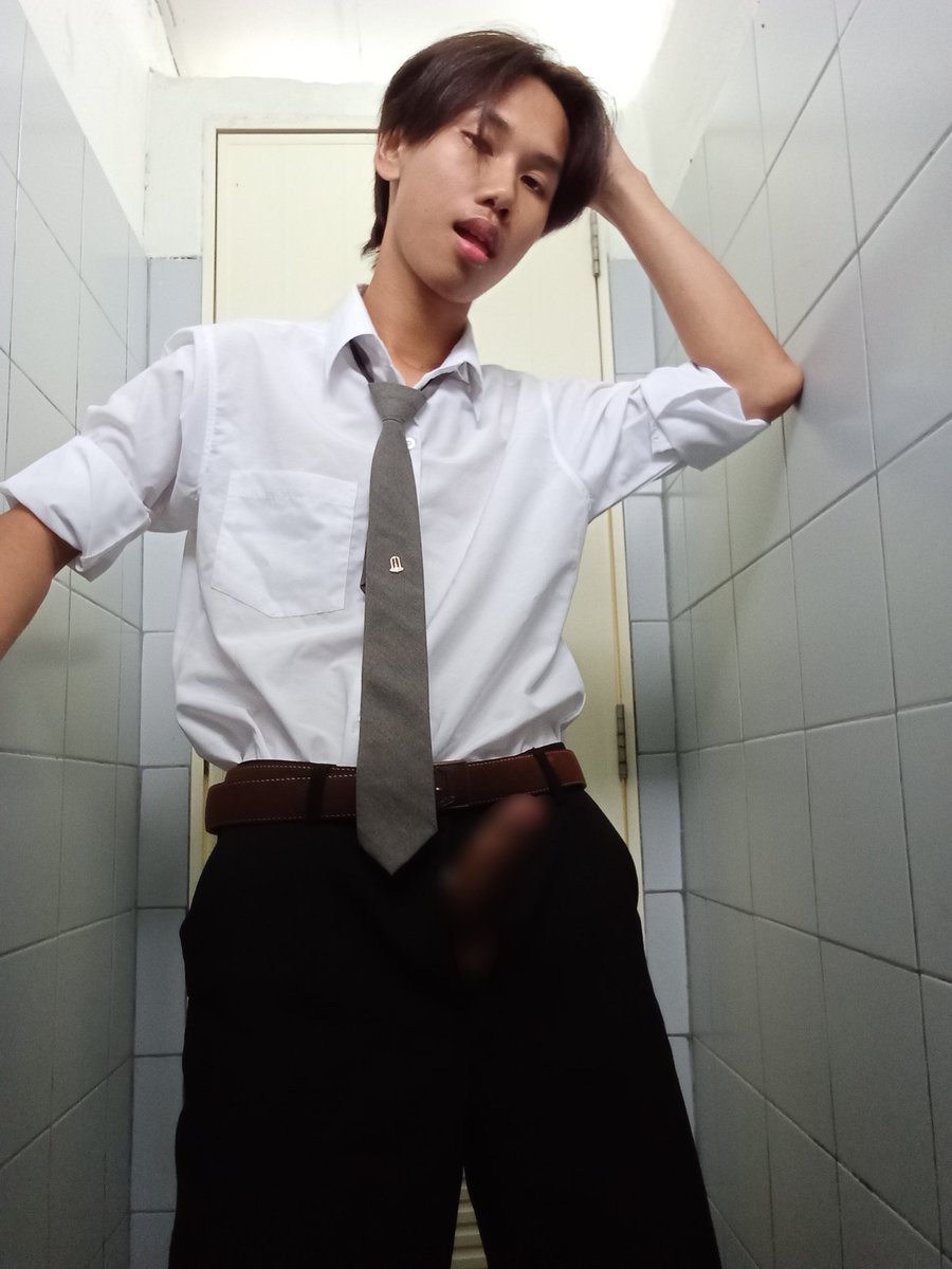 Bible_bb54's tweet photo. ว่าจะไปเหยี่ยว555 ดัน... #mlm #msu #มมส https://t.co/g0rs2bDr2U