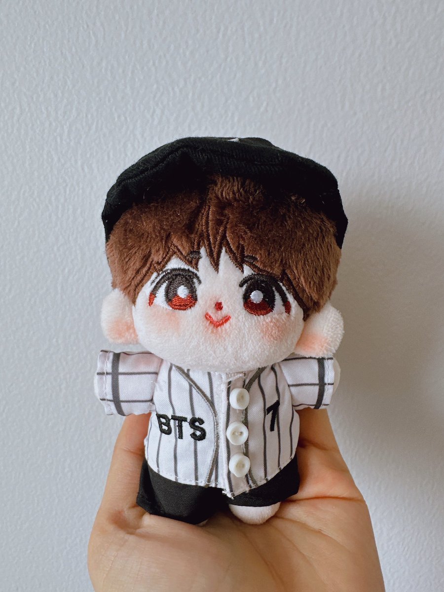 Soop_doll's tweet photo. 🎉พร้อมส่ง 🎉 

มีใครอยากพาน้องๆไปปคอนบ้างไหมเอ่ย 

ตุ๊กตา BANGBANG DOLL 10CM 🎖🪖(พร้อมชุดในรูป)  (Accept Paypal ,wise ,Thailand bank )

💜สั่งซื้อ ~ DM 
💵 ราคาเมมเบอร์ละ 869฿ (SETรวมชุด ) (ส่งฟรี EMS) เฉพาะที่อยู่ไทย

• ตุ๊กตาอย่างเดียว 550฿ 
• เฉพาะชุด 399฿ 

#BTSDolls #ตุ๊กตาบังทัน #ตลาดนัดบังทัน #ตลาดนัดรถไฟบังทัน #ตลาดรถไฟบังทัน