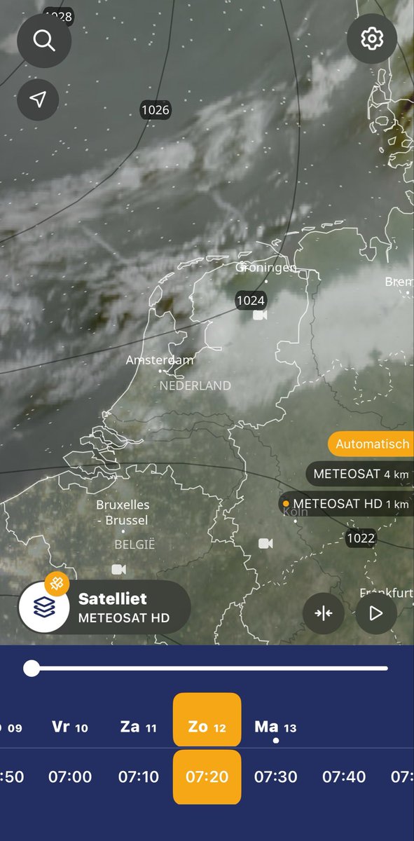 SaskiaHeijden's tweet photo. Vliegtuig sporen, waaien uit tot een melkachtige witte waas
Deze witte waas laat zonlicht door en absorbeert warmte ONDER deze witte waas
Warme lucht kan niet meer opstijgen, waardoor er een verdamping’s proces op gang komt van grondwater

DAT IS DE KUNSTMATIGE HOGE TEMPERATUUR! https://t.co/Uvs4o7LUJj