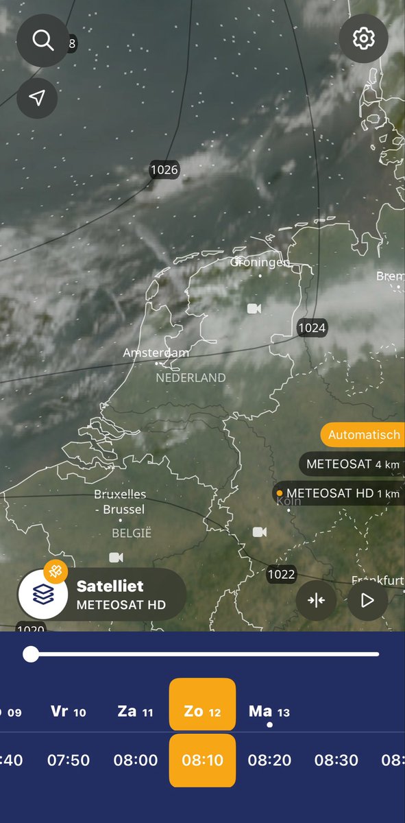 SaskiaHeijden's tweet photo. Vliegtuig sporen, waaien uit tot een melkachtige witte waas
Deze witte waas laat zonlicht door en absorbeert warmte ONDER deze witte waas
Warme lucht kan niet meer opstijgen, waardoor er een verdamping’s proces op gang komt van grondwater

DAT IS DE KUNSTMATIGE HOGE TEMPERATUUR! https://t.co/Uvs4o7LUJj