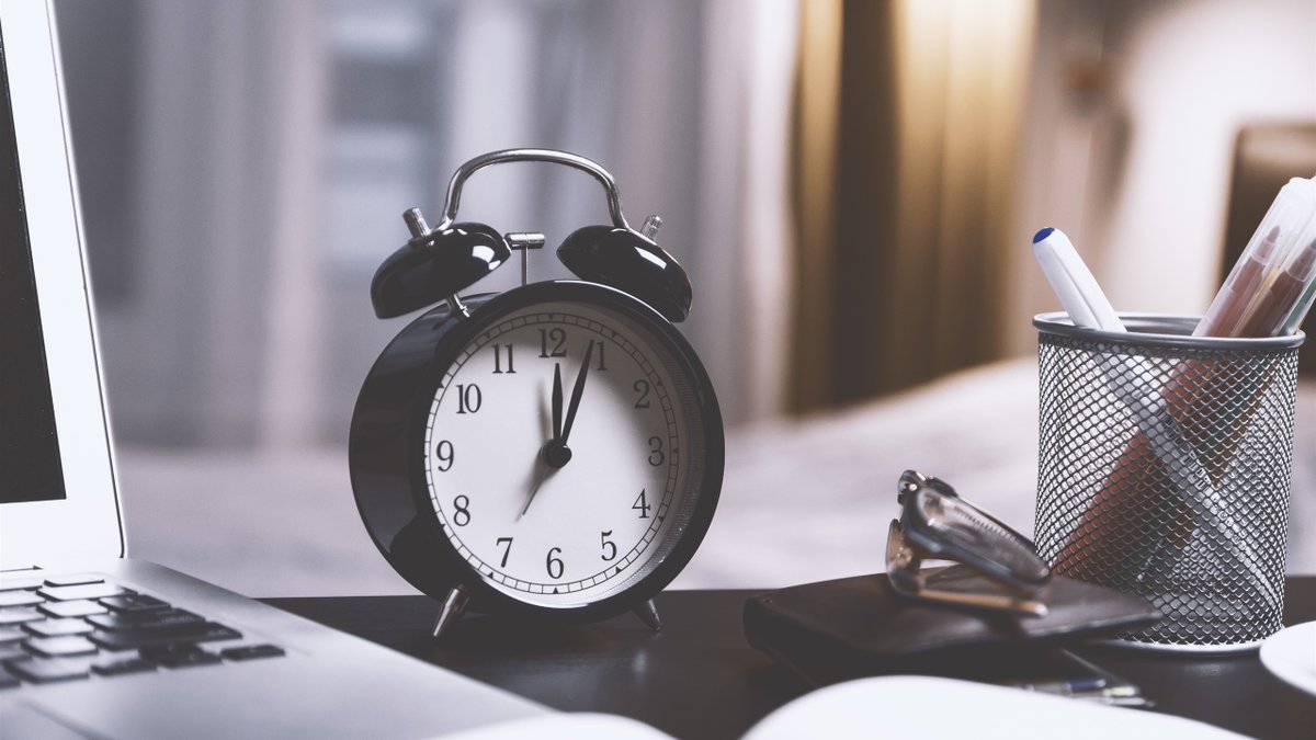 mailfromziad's tweet photo. Small shift, big win! Try going to bed 15 mins earlier u0026 waking up 15 mins earlier daily — boosts energy, clears mind u0026 makes your whole day smoother. https://t.co/3VEw9UILql