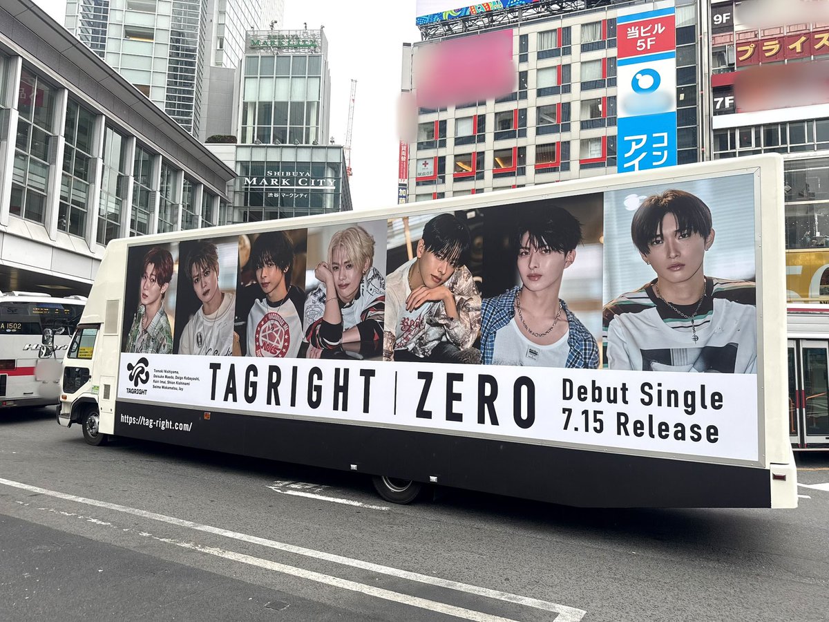 TR__official__'s tweet photo. ───────────

  Debut Single “ZERO”
        リリース記念
 アドトラック走行決定🚚

───────────

✧走行期間
7月13日(月)～7月19日(日)

✧走行場所
渋谷・原宿エリア

✧見かけた際は、ぜひハッシュタグ「#TAGRIGHTを探せ」をつけてシェアしてみてください📸

✔詳細はこちら
https://t.co/QrUAGeOOMF

📍渋谷スクランブル交差点付近
MAGNET by SHIBUYA109 壁面ビジュアル幕に巨大ボードも掲出中です!!

#TAGRIGHTを探せ

#TAGRIGHT
#TAGRIGHT_ZERO