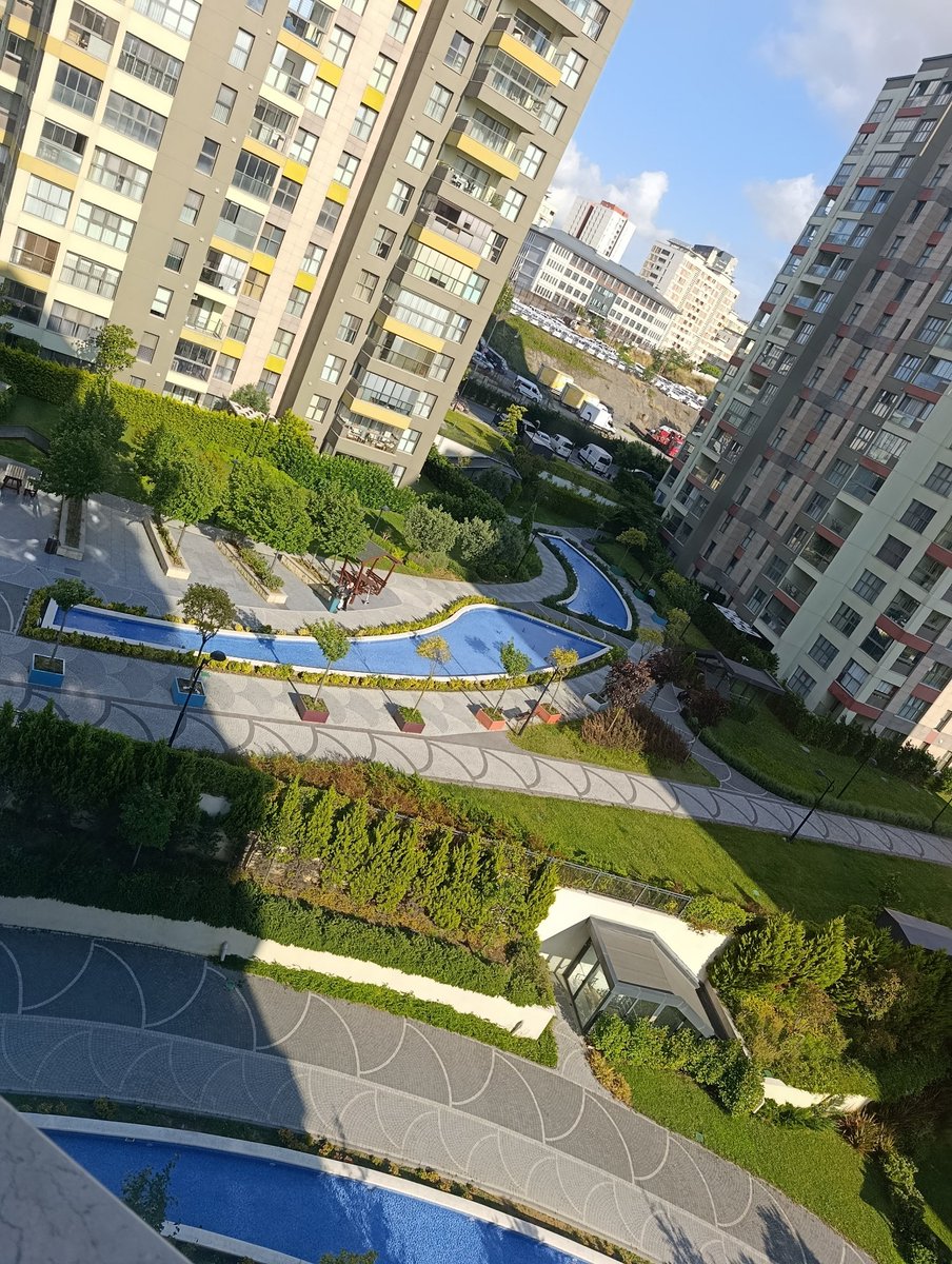 ealqin's tweet photo. Günaydın site sakinleri https://t.co/B8wxijuzFs