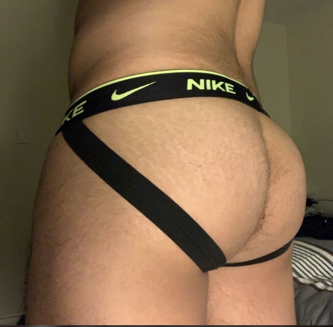 FinesHector's tweet photo. A pesar de mi edad,me cuido siempre,soltero y con ganas de diversión,saludos desde san francisco California 
🇸🇻🏳️‍🌈🇺🇲 https://t.co/bG36m7BOTj