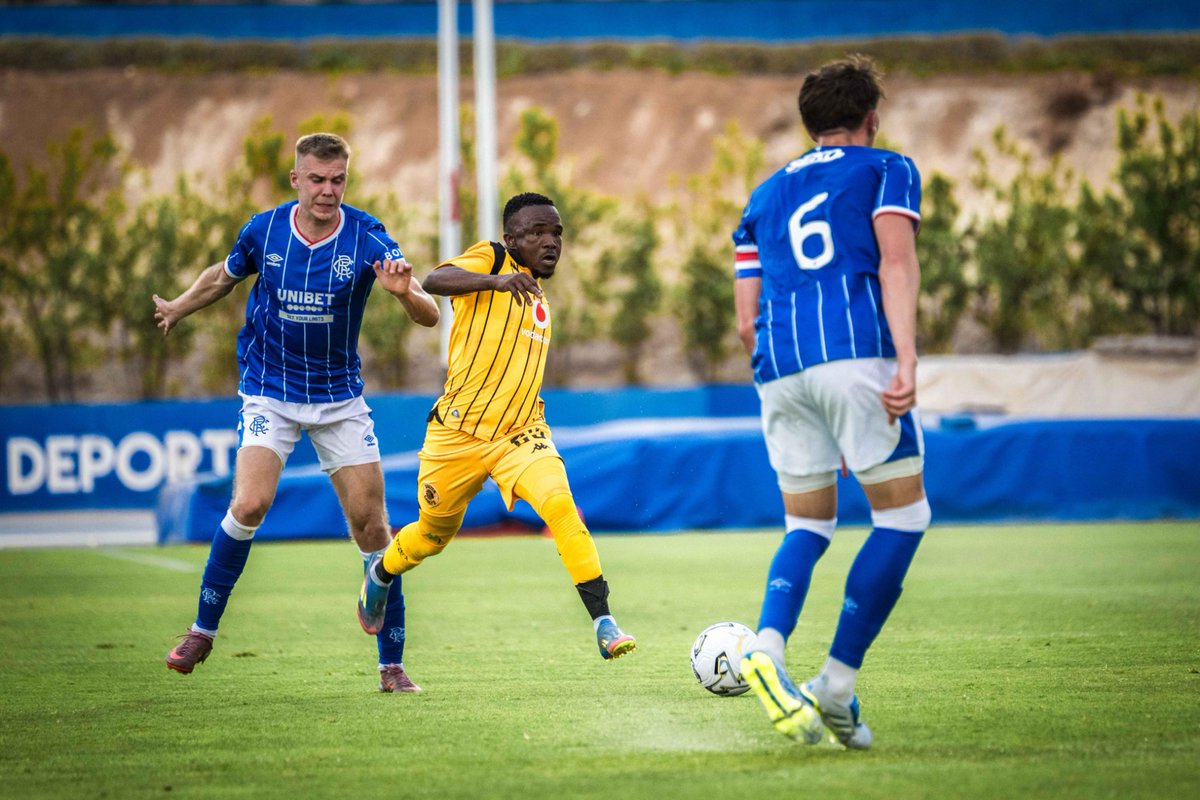 KaizerChiefs's tweet photo. First training match against @RangersFC 🏴󠁧󠁢󠁳󠁣󠁴󠁿

#KCSpain #Amakhosi4Life https://t.co/druQcRguDc