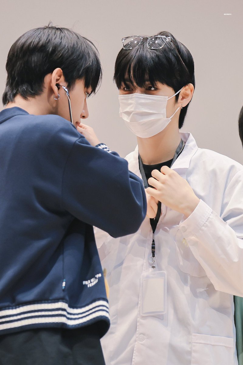 mydeardongmin's tweet photo. taesan's soft gaze on jaehyun while holding the stethoscope to his heart for jaehyun to hear.... yeah im unwell....❤️‍🩹 https://t.co/bASPHhHdAh