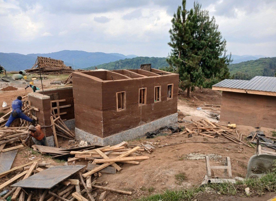 CPMMwangi's tweet photo. Building with earth, appreciating nature. https://t.co/hvHTFgLfGr