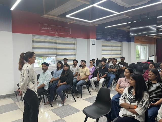 sdeievent's tweet photo. ✨ Travel Experience Sharing Session by Mrs. Hina Bazta.

An insightful session sharing key learnings, experiences and business insights from her US visit, offering fresh perspectives on global markets and opportunities. 🌎🤝 https://t.co/nYut67cTq0