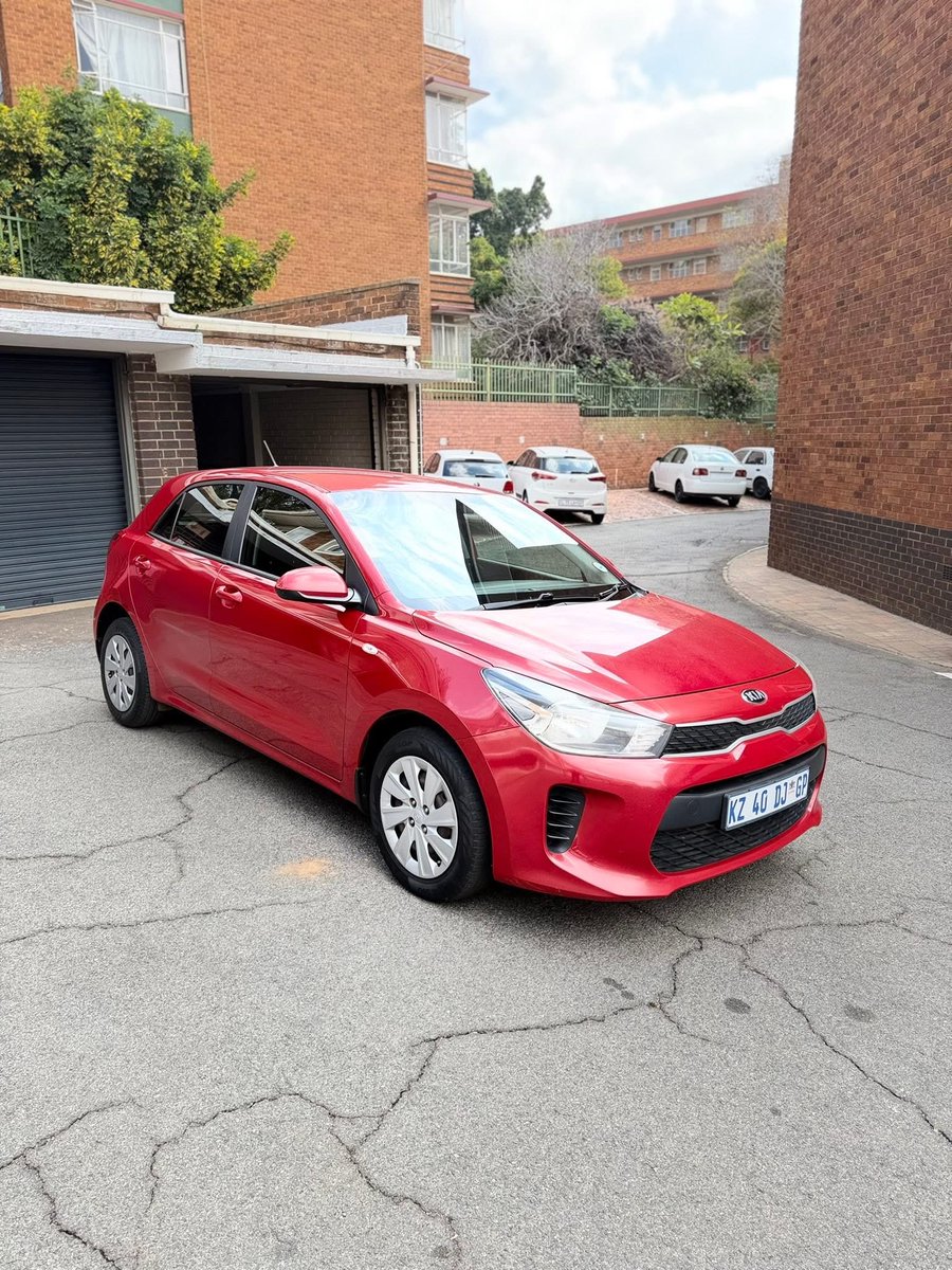 self_made_sa's tweet photo. FOR SALE 

Kia Rio
1.4
2018
141000km
R155 000
Manual
Aircon ice cold ❄️ 
0679513125 call or WhatsApp 
🚘🚘🚘🚘🚘🚘🔥🔥🔥🔥🔥🔥🔥 https://t.co/Zj7fZC9S2c