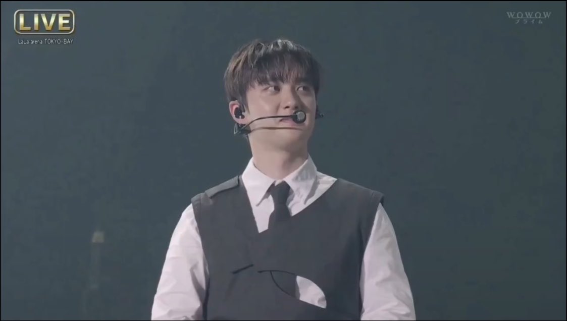 dyophd's tweet photo. jongin be like to kyungsoo:
- 我爱你 but to the doll! not you!

- hmmm who should i do the jekyll doll reenactment with…? kyungsoo..? oh no, no.. no. No. No. NO!😀 lets do chanyeol instead!

- quivers like a feather when kyungsoo barely rests a palm on his cheek meanwhile he can easily brush off INVISIBLE grass from kyungsoos lips