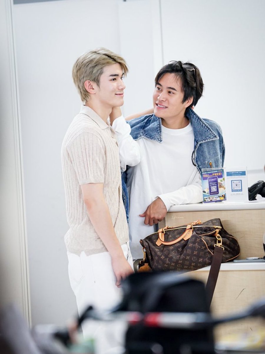 junoooqrd's tweet photo. เหมือนเดิมเลยครับ มองยังไงก็มองอย่างงั้น https://t.co/8VifVi1z0P