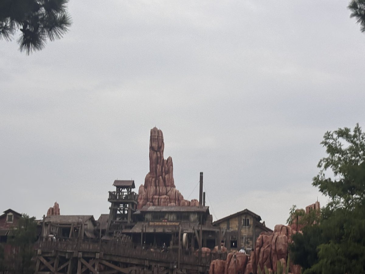 oncelikedisney's tweet photo. 本日32個目のアトラクション「ビッグサンダーマウンテン」
今日最後のPP利用です！（そもそも今日の発行ビッグサンダーだけ笑） https://t.co/R2DyZoFFsn