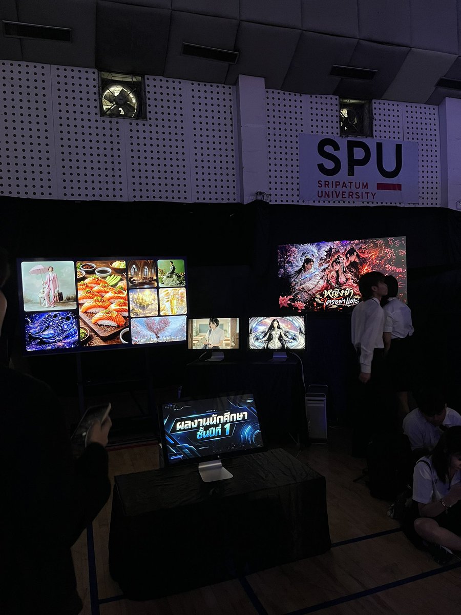 Annorax162576's tweet photo. ผลงานปี1 👁️👄👁️ (9/20)
#SPUCAaiShowcase https://t.co/tW9D8on00L