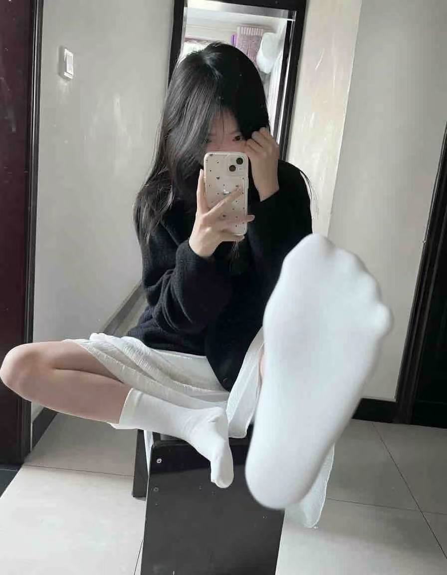 PressureReality's tweet photo. 不看白袜挑战！
#女高 https://t.co/SVFFq794cv