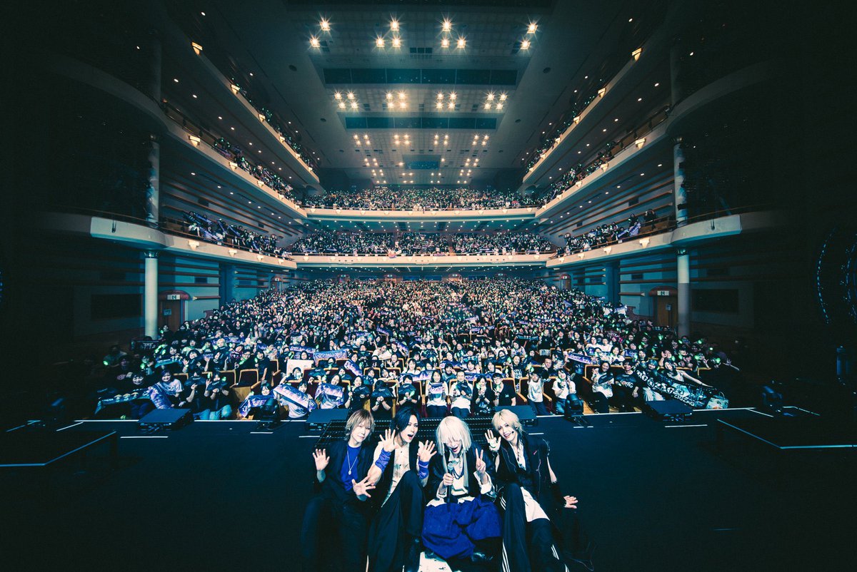 rafmafma_gt's tweet photo. 7.12 ジグザグツアー@静岡
音楽と楽器の街 浜松だったので襟を正しましたが結局暴れてしまいました
ありがとうございました！ https://t.co/FH4dILxGHv