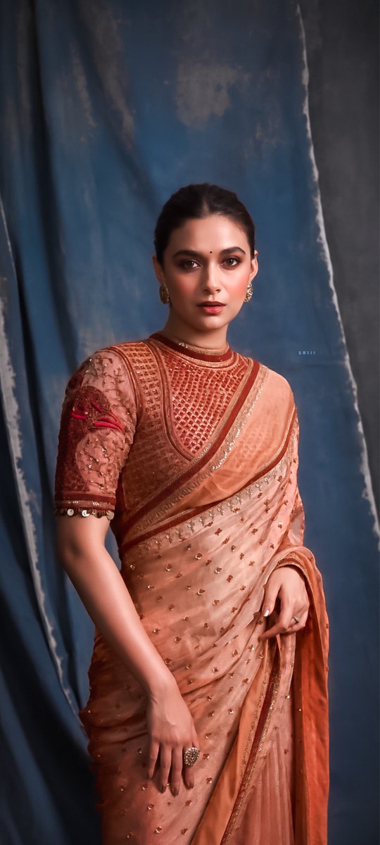 blud_sri's tweet photo. Keerthy Suresh 🧡✨

#KeerthySuresh https://t.co/CF7qoCkuQm