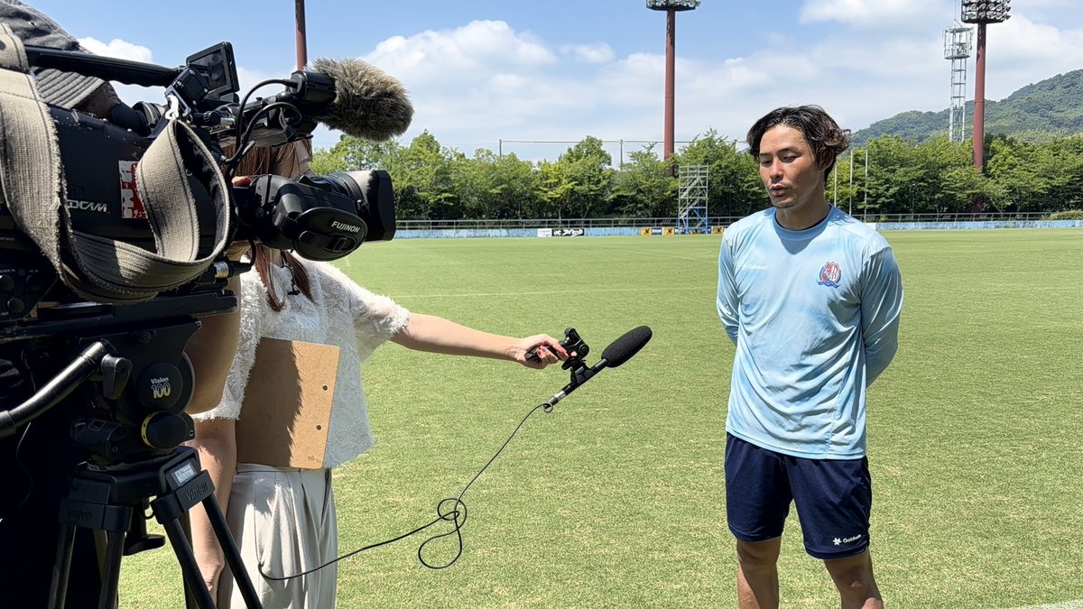 katallertoyama's tweet photo. ／
メディア出演情報📺
＼

静岡キャンプに #チューリップテレビ が取材に来てくれました！
明日、以下で放送予定です👏

18:15～ チューリップテレビ #N6

#橋本星奈 アナウンサー
取材ありがとうございました🎤

@tulip_tv 
#カターレ富山 https://t.co/vVEX6vQgZQ