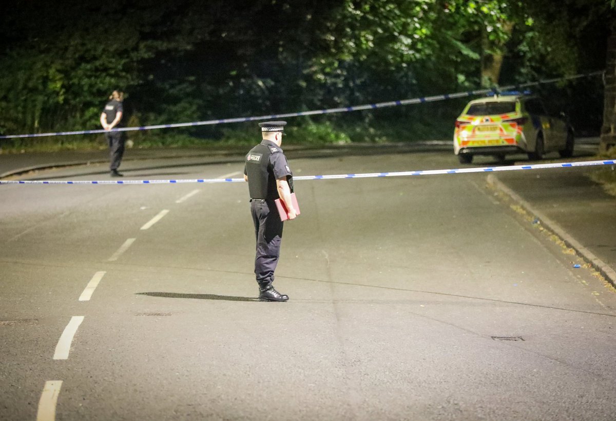 aspmcr's tweet photo. Middleton Old Road in Blackley was taped off yesterday evening after a serious incident.

According to witnesses some kind of altercation had taken place that left someone with serious injuries. https://t.co/j1ndJjsrMA
