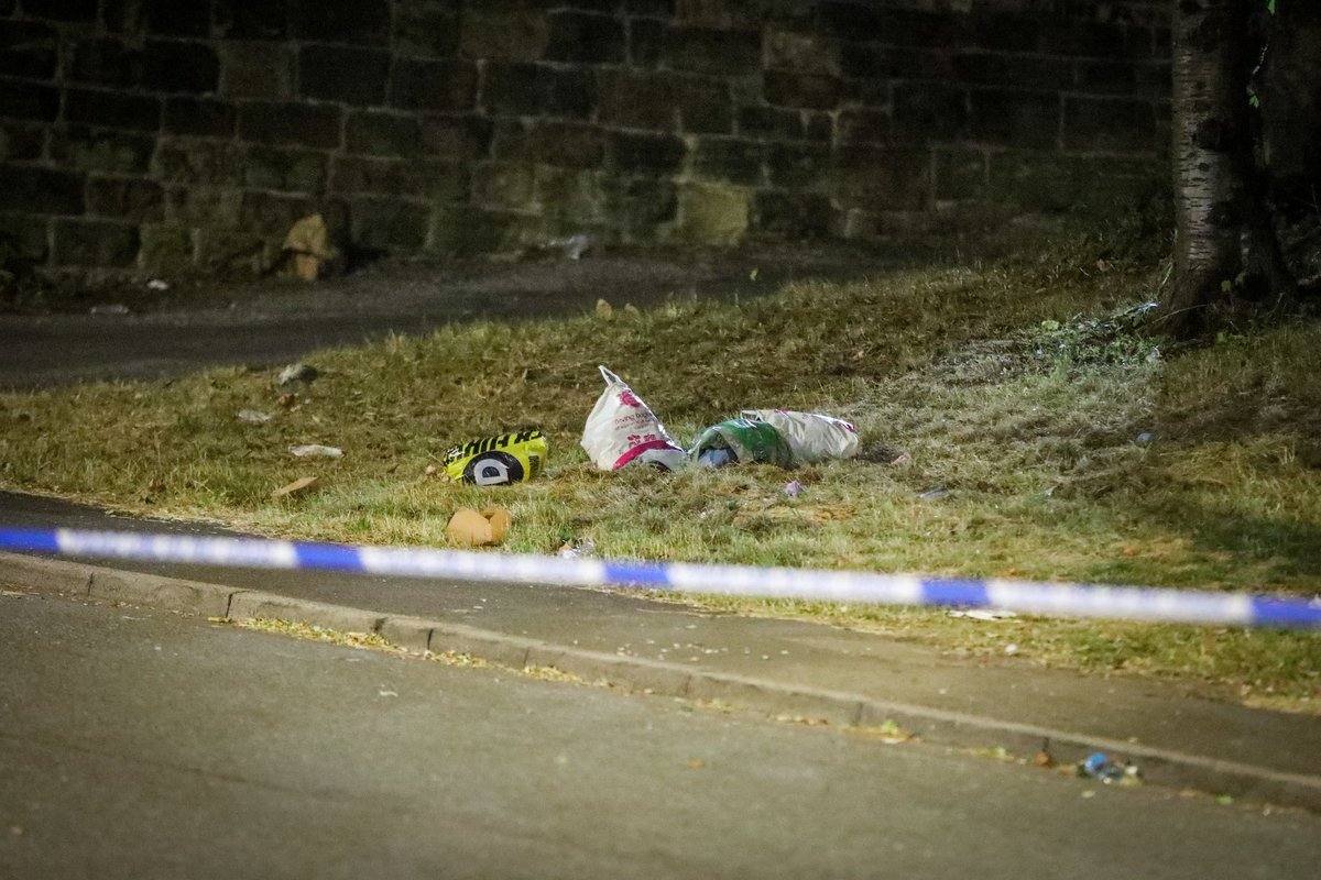 aspmcr's tweet photo. Middleton Old Road in Blackley was taped off yesterday evening after a serious incident.

According to witnesses some kind of altercation had taken place that left someone with serious injuries. https://t.co/j1ndJjsrMA