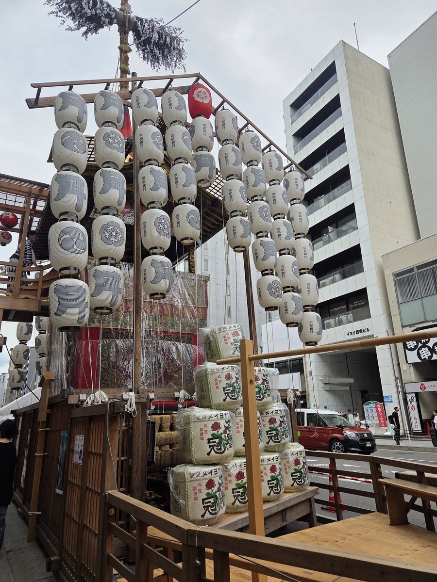 suhako3's tweet photo. よく見ると
🍀🚗!!!
#祇園祭 https://t.co/2h2LSZfWMo