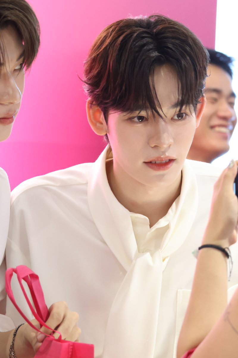 r3dm0chi's tweet photo. ขอเอาไปโม้ให้ลูกหลานฟังว่าชั้นเคยเจอนางฟ้าอะ https://t.co/SbLOqOBcQj