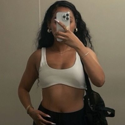 rianadenisee's tweet photo. #NewProfilePic https://t.co/8ajKmz0XvZ