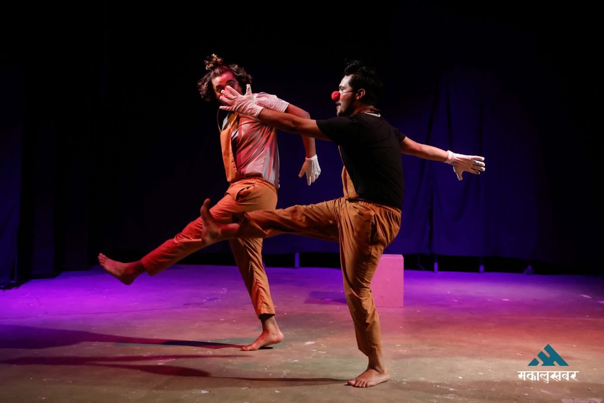 MakalukhabarEn's tweet photo. Nepali artists delight audience with ‘Clown Show’ after Danish-led workshop
https://t.co/Yo1QX6ouWi https://t.co/zxJu5oYxpc