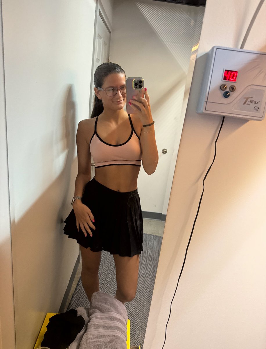 EmmberMarshall1's tweet photo. Workout and night out vibes!🥰 https://t.co/AJMm6GJFUu