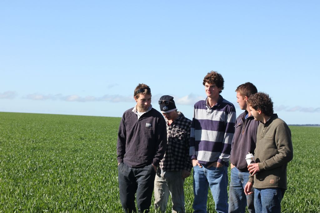 WeedSmartAU's tweet photo. Reminder: @theGRDC study tour grant applications close July 30!

So gather your mates, get your WeedSmart Week trip sorted out, and apply for funding to cover some of your costs. 🤑 You won't want to miss the program we've got lined up! 👀

More info: https://t.co/AoG7xaSmsH https://t.co/YfMR74rtLr