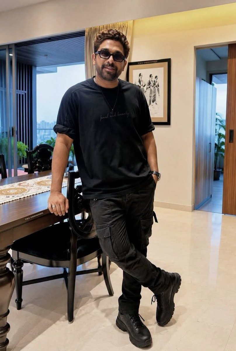 allu_boyz_tcr's tweet photo. Stylish😍
#AlluArjun𓃵 https://t.co/x3VWJnId27