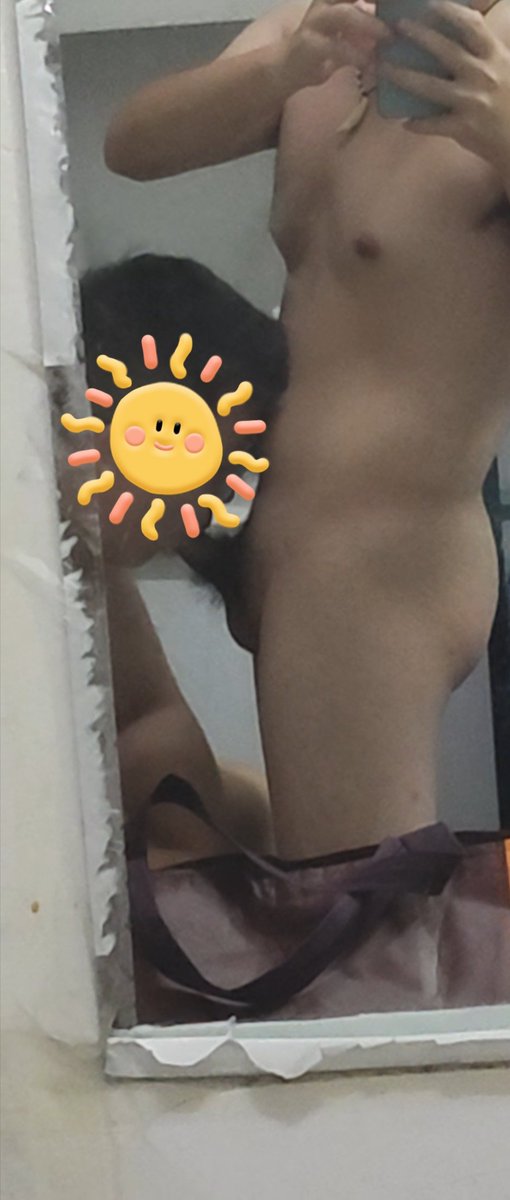 elio_smith42889's tweet photo. 学长邀请我去他宿舍
#gay #口交 #宿舍 https://t.co/rFsC9POYiL
