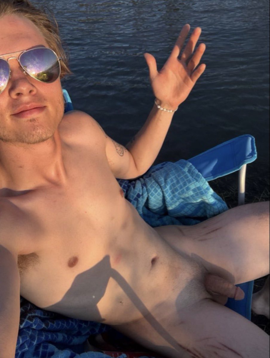 PercyJackoff_'s tweet photo. Nude beach on my day off https://t.co/y65FJDhYvI