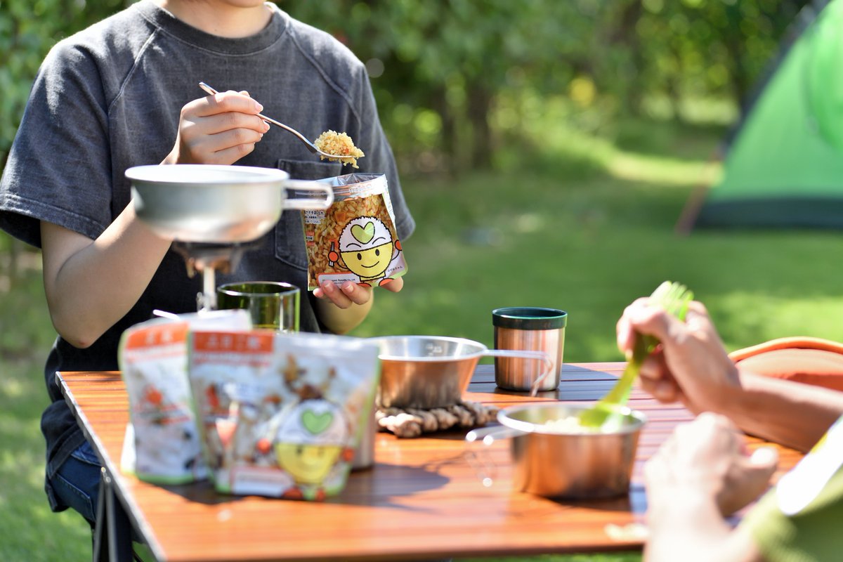 nozomi_foods's tweet photo. 国産・・・、バズらんかなぁ。
の、のぞみちゃんの国内加工アルファ化米の投稿、
残念ながらバズルことは御座いませんでしたが、
多くの方より、応援のコメント、応援リツそしていいねを頂きました。
心より感謝いたします。お気持ち本当に嬉しいかったです😭
これからも、皆様のお気持ちを裏切らぬよう、（社福）青和会と希望食品㈱力をあわせて、がんばって米ります🌾
ひき続き、施設の仲間たちにエールをください
よろしくおね米します🌾✨

全食味 うま味調味料/アレルギー特定原材料等29品目/保存料/着色料/人工甘味料 不使用なんだけどなぁ ~