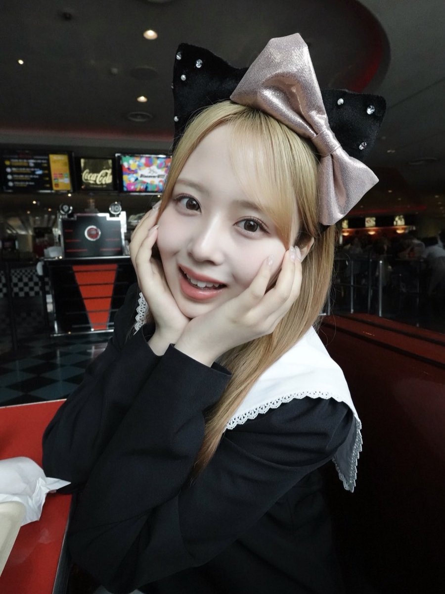MR_N700A's tweet photo. 璃果ちゃんインスタ更新ありがとう😊
USJ満喫できたみたいだね
リボンと金髪が似合っててお人形さんみたい😆
#佐藤璃果 #licagram https://t.co/6TDGe3vyqg