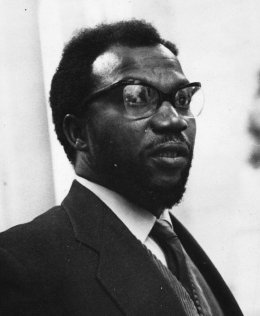 NathanFrancis__'s tweet photo. 🎨 #BenEnwonwu, Nigerian artist, was #BOTD 14 July 1917. #Art #Painting #Sculpture https://t.co/hF8VQIOlua