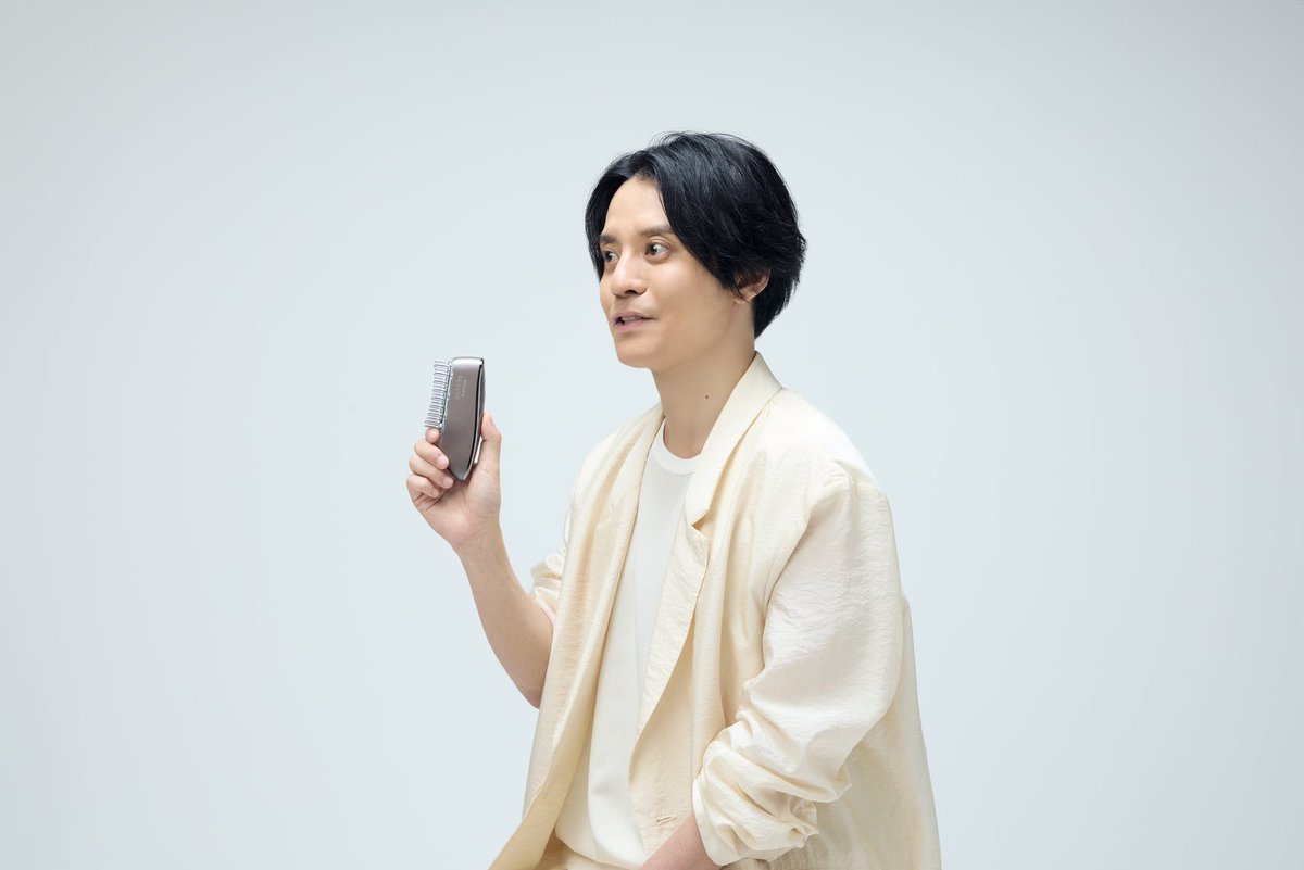 StreamerPress's tweet photo. 🪞凛とした眼差しが心に刺さる…
渋谷すばるさんが「スカルプD ボーテ」のブランドアンバサダーに就任！

7/13から限定グッズ（缶ミラー・コイルブレスレット・扇風機）付きセット販売＆大阪ファンミーティング出展、なんば駅に交通広告も！

✨詳細はこちら👇
https://t.co/e7C0VcccRe https://t.co/9uyWiUYLQz