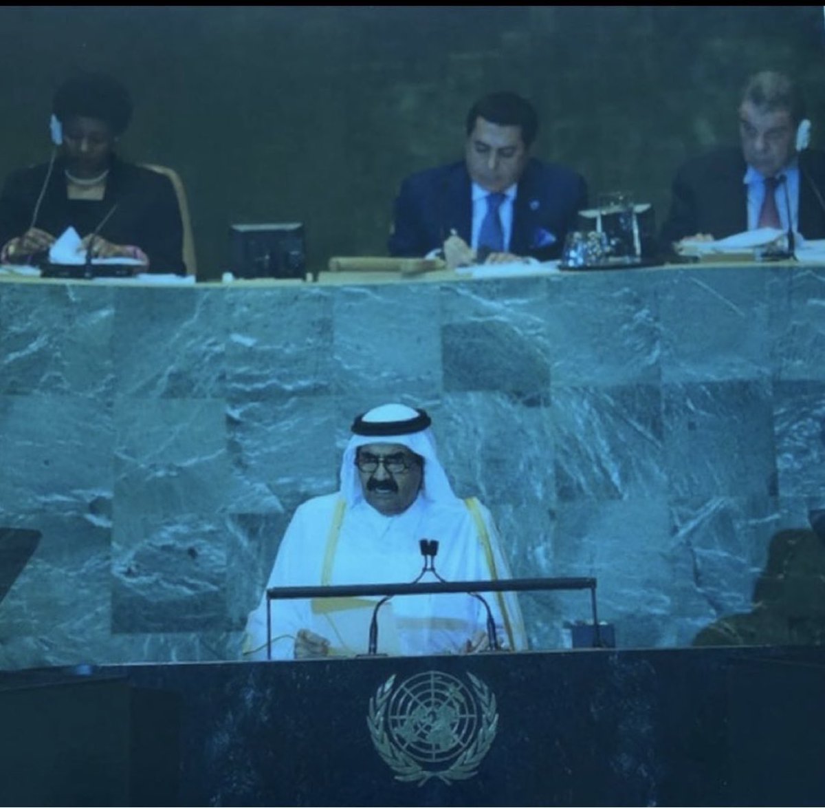 Nassiralnasser's tweet photo. مع المغفورله بإذن الله تعالى الأمير الوالد الشيخ #حمد_بن_خليفة_آل_ثاني رحمه الله في عدد من المناسبات الدولية، ستبقى  يا صاحب السمو في تاريخ #قطر نوراً يضيء الوطن https://t.co/Ka8Mc7xQRz