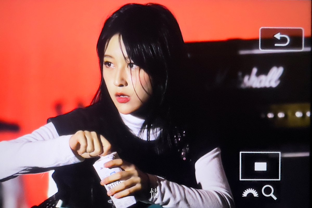 sxinnyluv's tweet photo. 흑발하고나니까 자꾸 픽시들 사이에서 2023롱 소환되는거......// https://t.co/9Kbis0RUSQ
